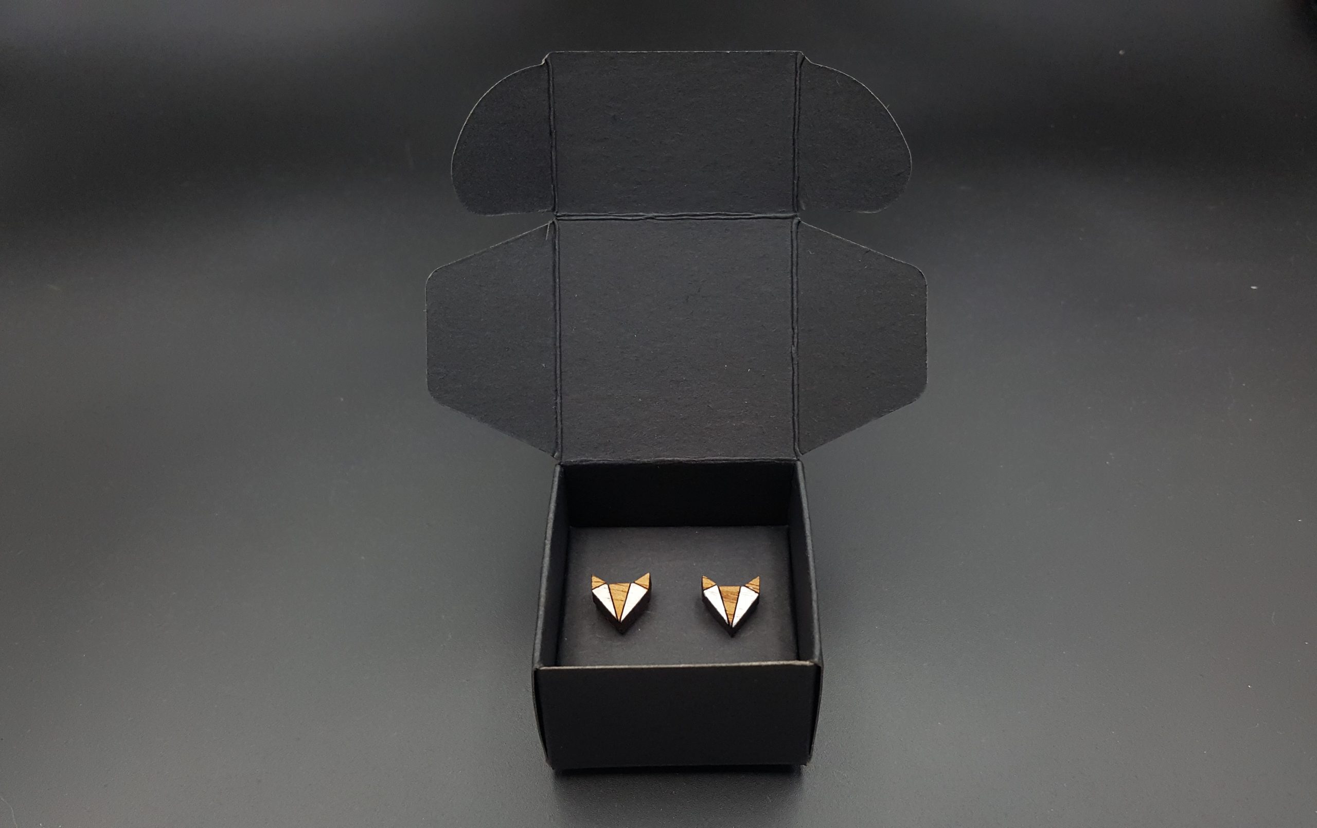 Kolczyki drewniane LISY BIAŁE - obrazek 4