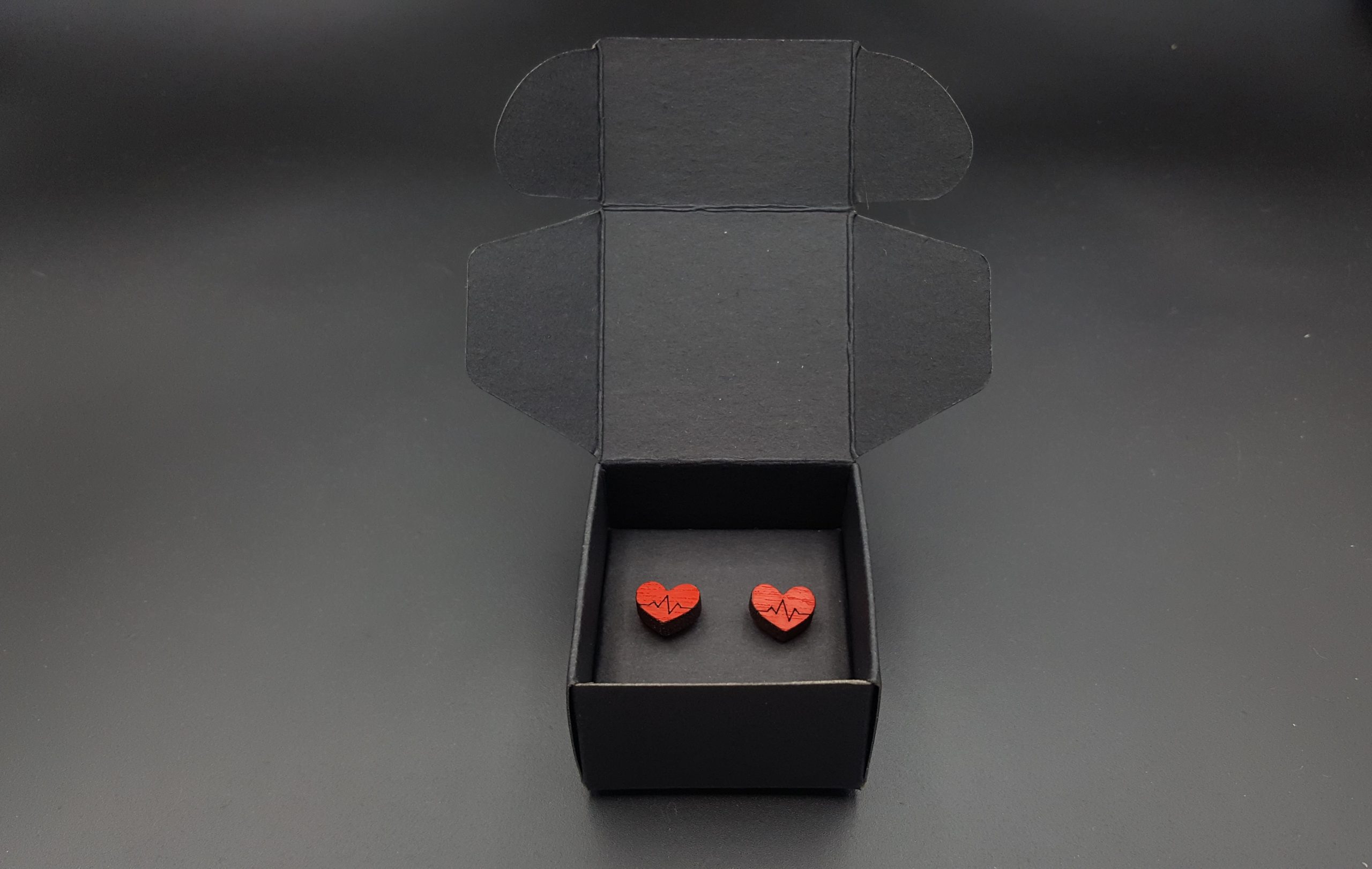 Kolczyki drewniane SERCA EKG - obrazek 4