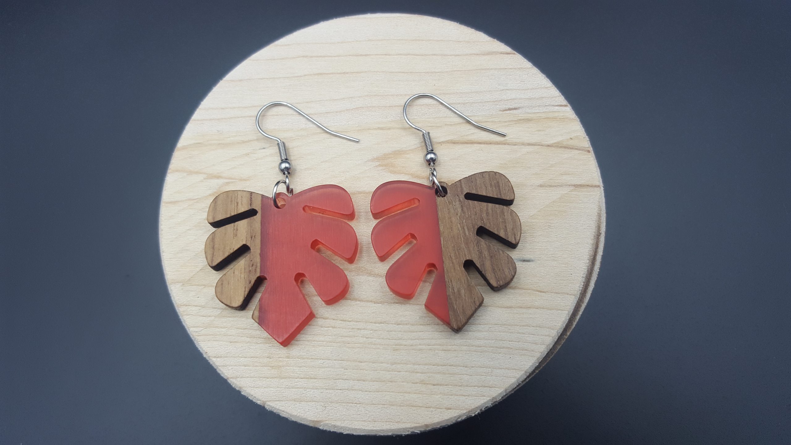 Kolczyki LIŚCIE MONSTERY CZERWONE