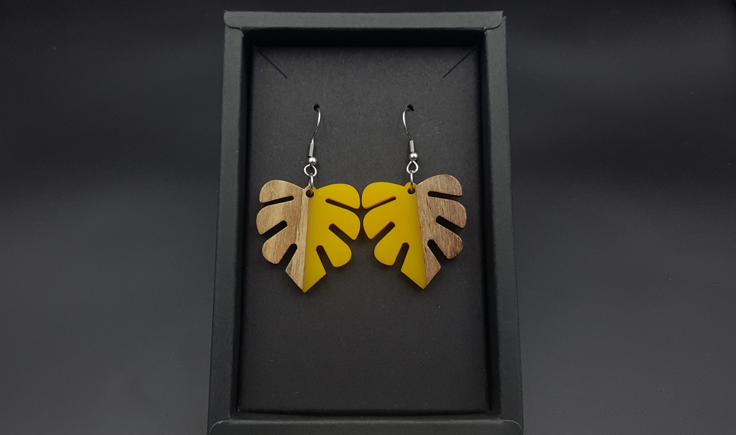 Kolczyki LIŚCIE MONSTERY ŻÓŁTE - obrazek 3