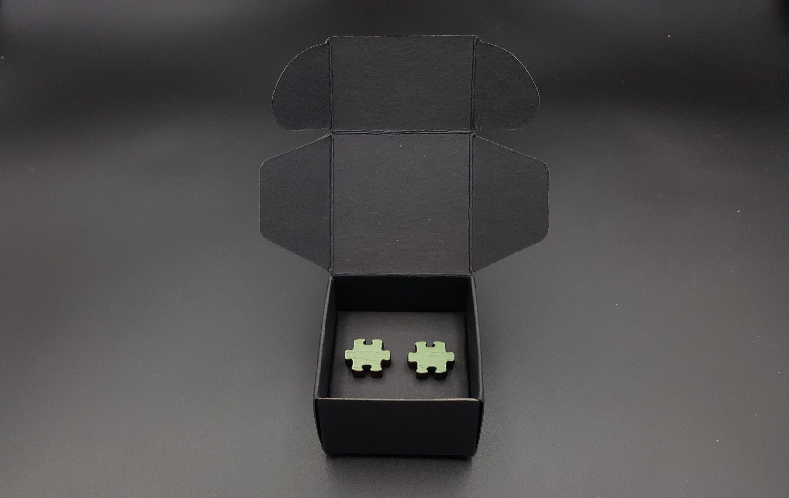 Kolczyki drewniane PUZZLE ZIELONE - obrazek 4