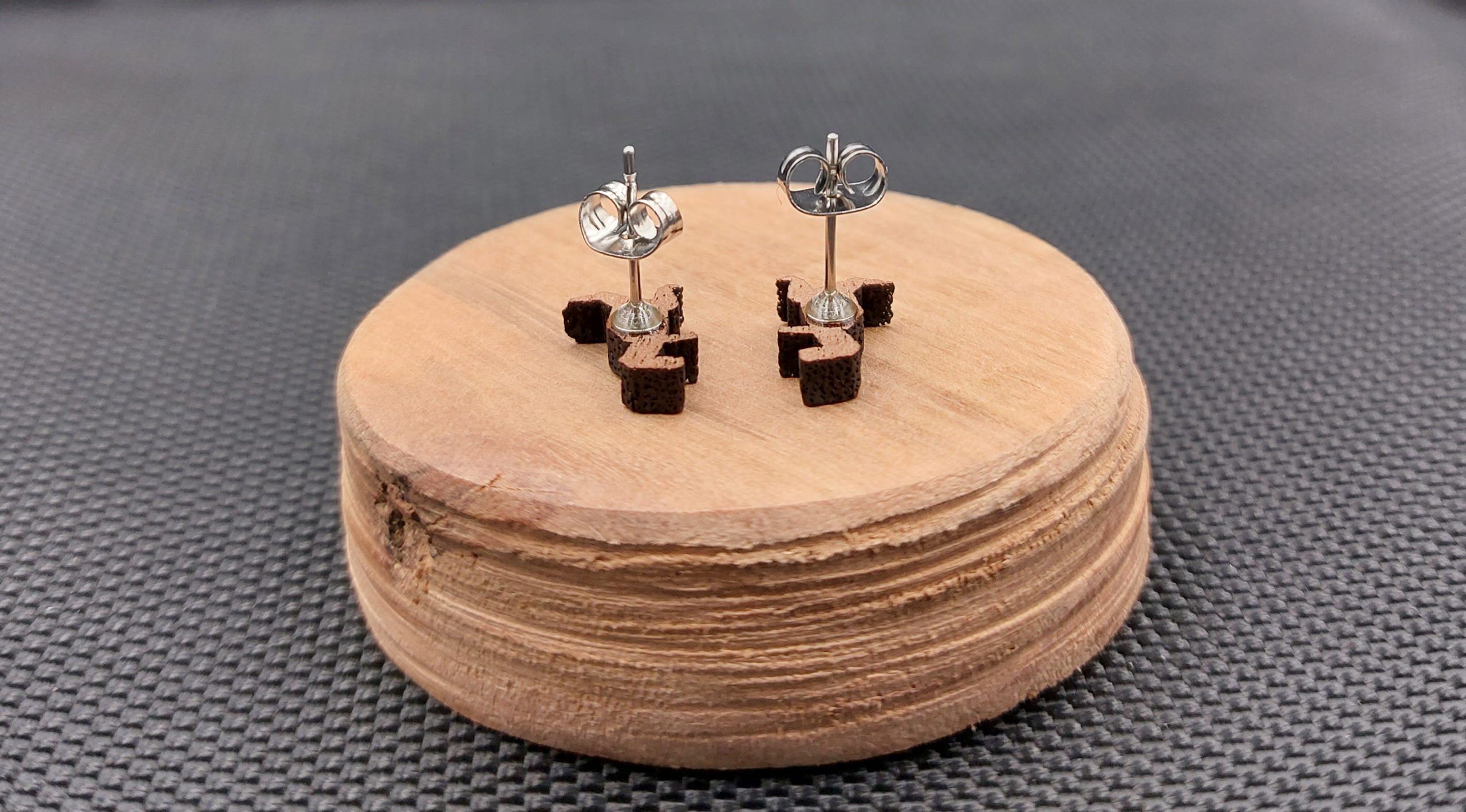 Kolczyki drewniane DINOZAURY T-REX - obrazek 2