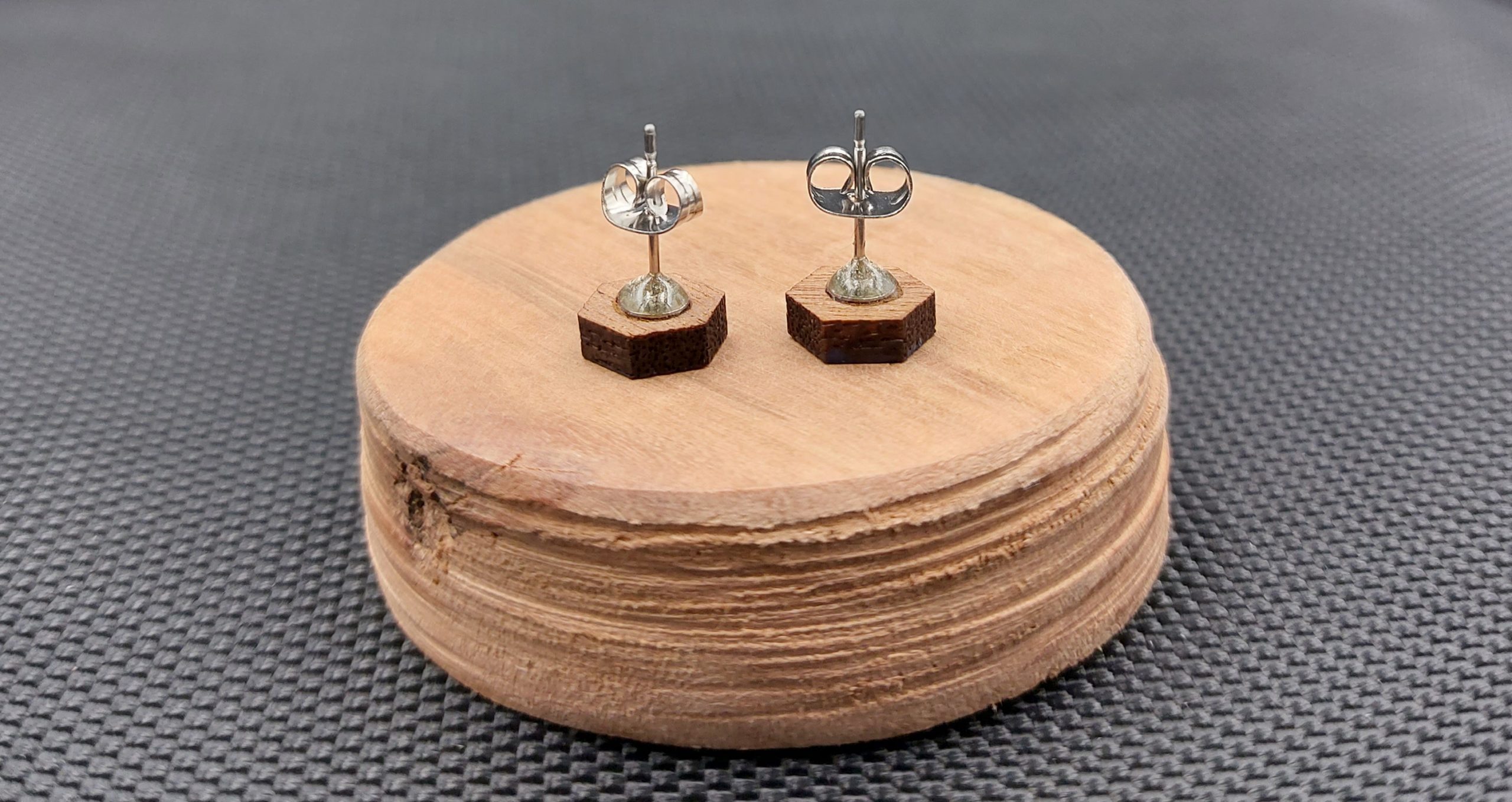 Kolczyki drewniane SZEŚCIOKĄTY - obrazek 2