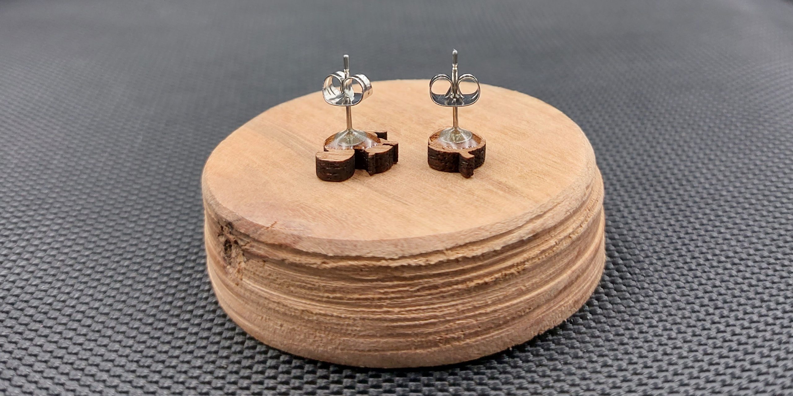 Kolczyki drewniane WIEWIÓRKA Z ŻOŁĘDZIEM - obrazek 2