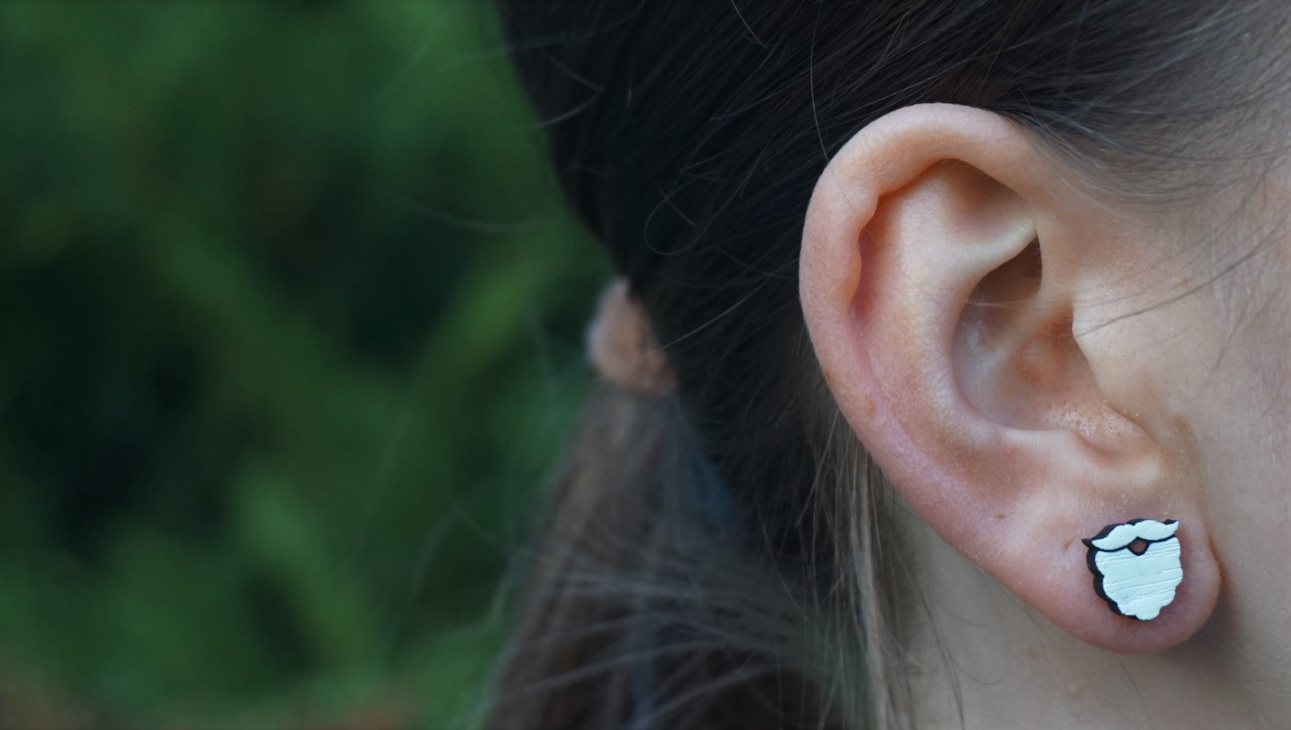 Kolczyki drewniane asymetryczne MIKOŁAJ - obrazek 6