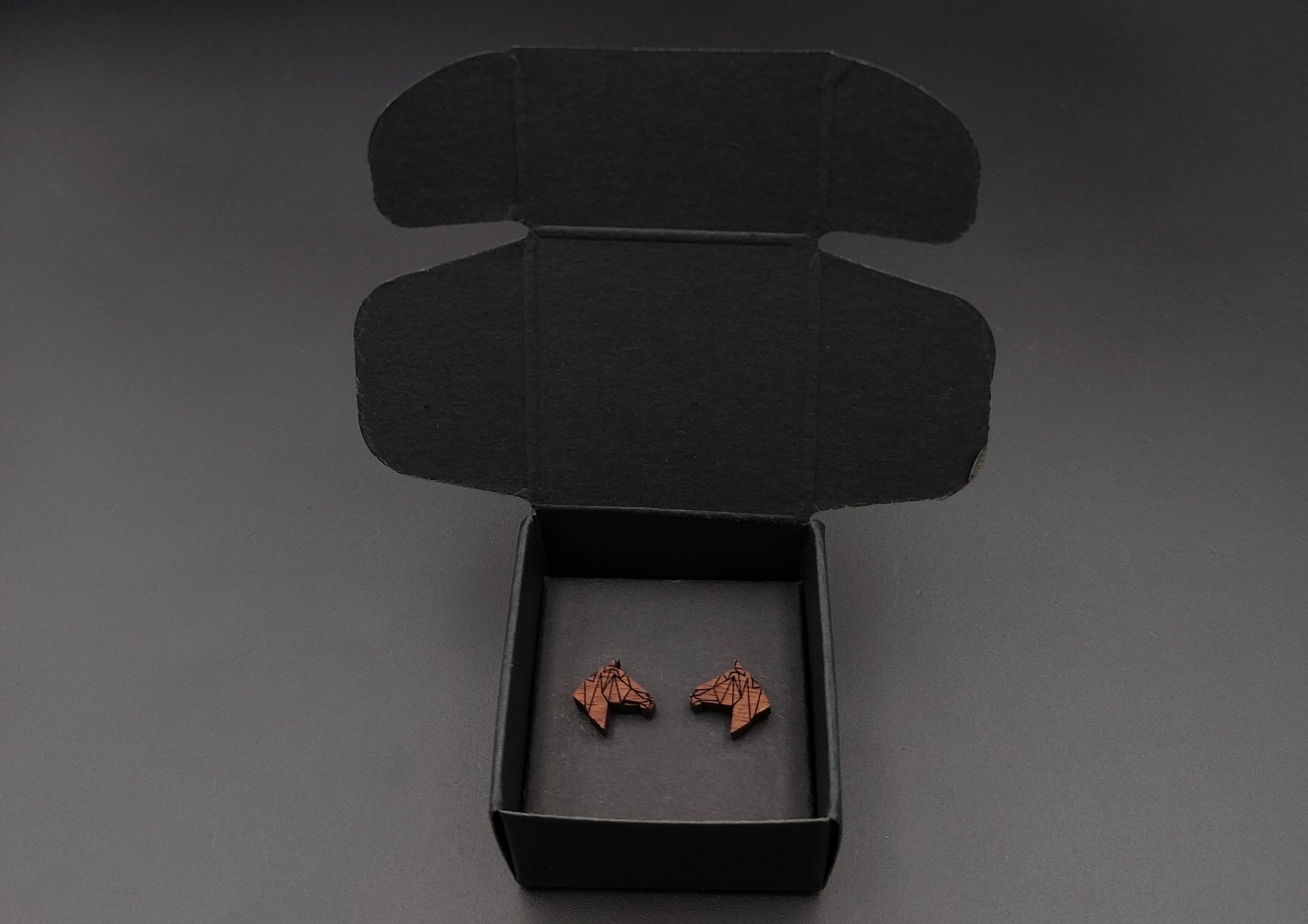 Kolczyki drewniane KONIE BRĄZOWE - obrazek 3